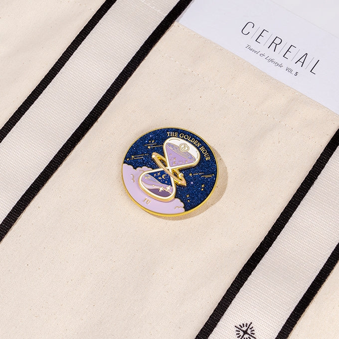 [2022 THE GOLDEN HOUR] IU OFFICIAL METAL SPINNING BADGE